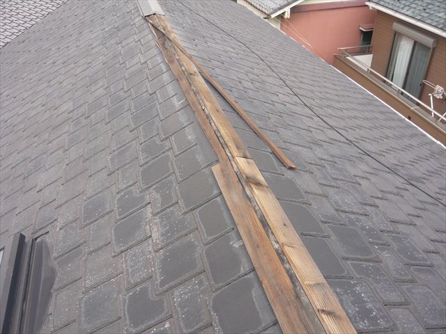 棟板金の剥がれ