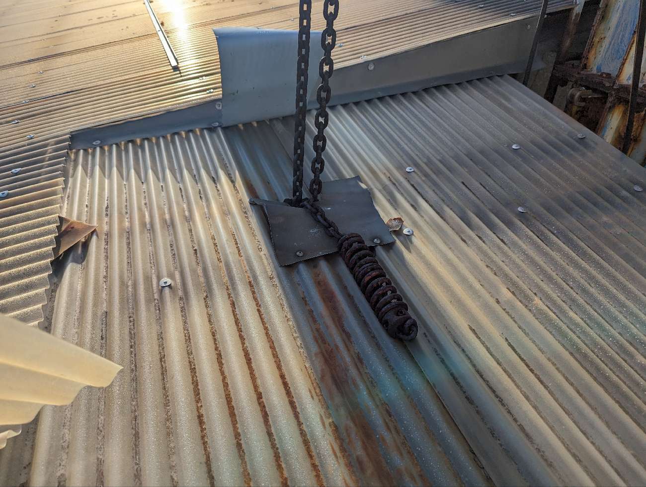 屋根の塩ビ波板の劣化