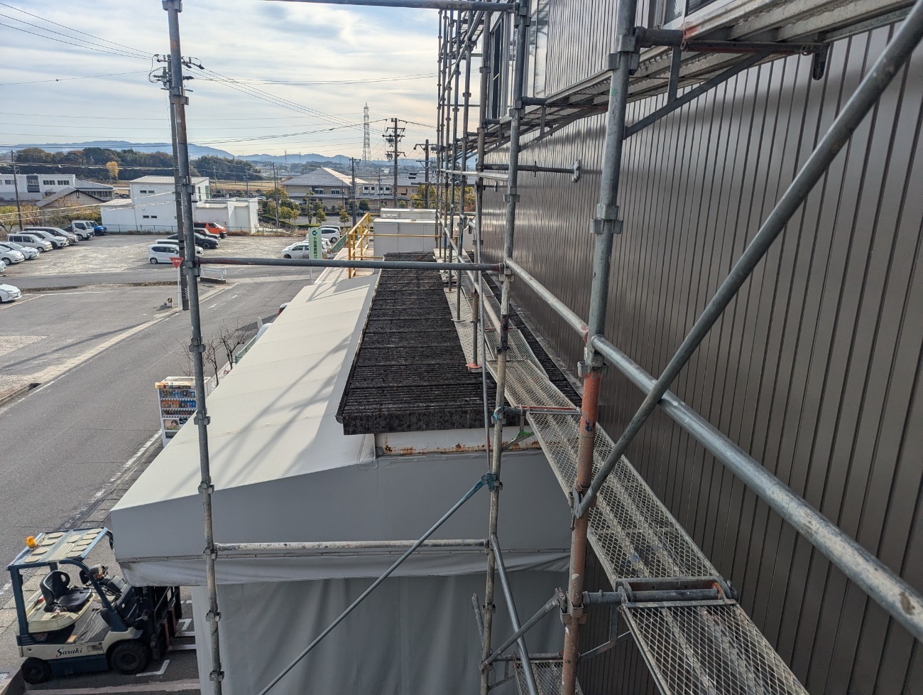 外壁施工の様子