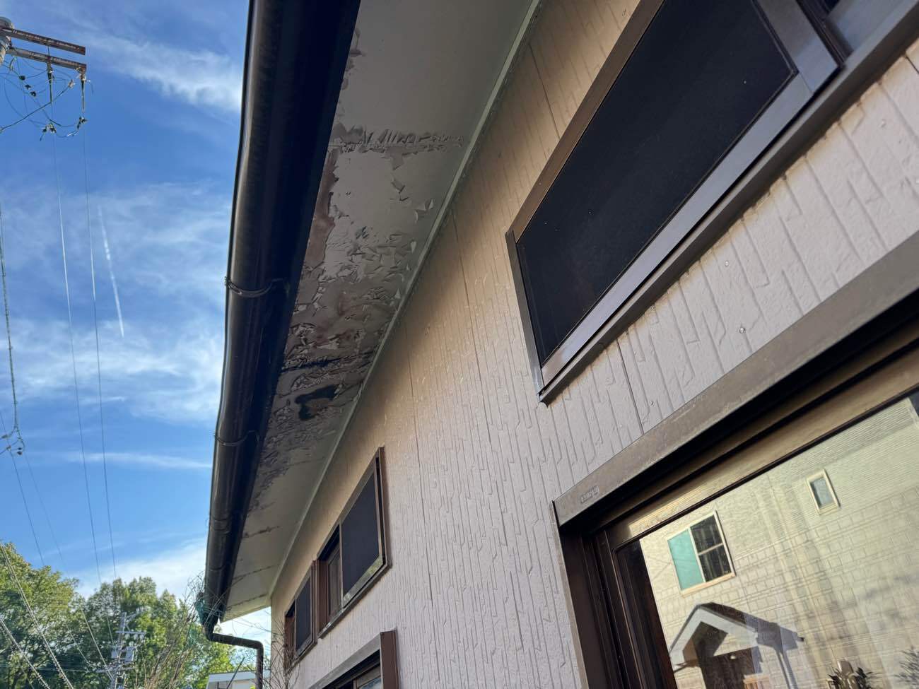 日進市　軒天の劣化状況