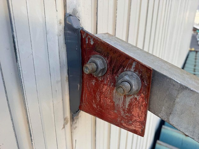 名古屋市緑区　倉庫のビスの状況