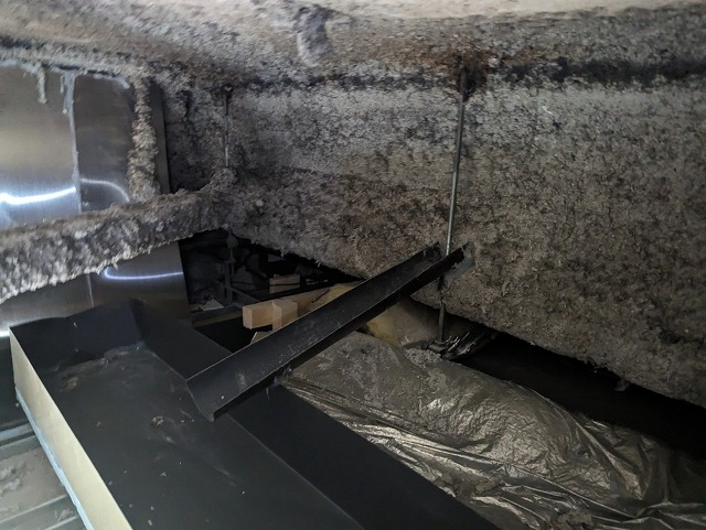 名古屋市緑区　会社の屋根裏の施工状況