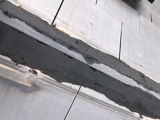 芯材付近に南蛮漆喰を入れた様子