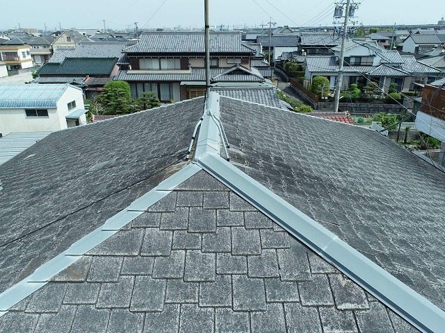 名古屋市緑区　屋根全体の劣化状況を確認。色褪せも