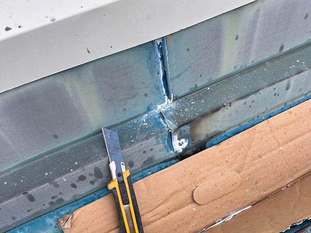 名古屋市緑区　倉庫屋根の目地状況