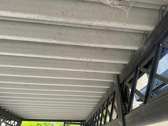 剥がれが生じたペフ