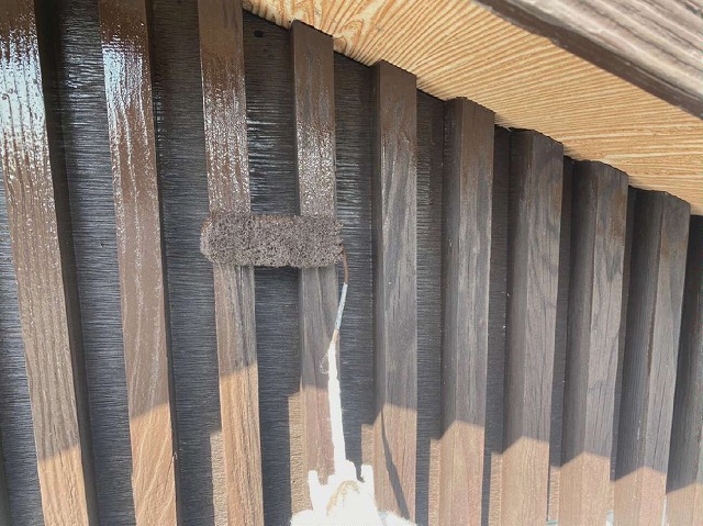 屋外の木部への塗装メンテナンス