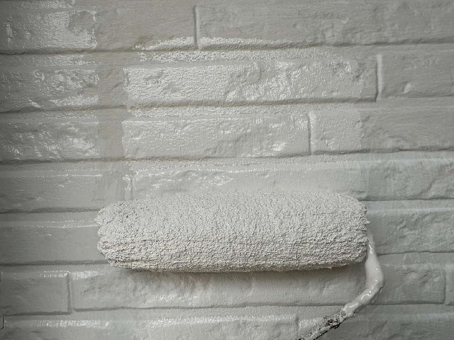 外壁サイディングへフッ素塗料を使った中塗り