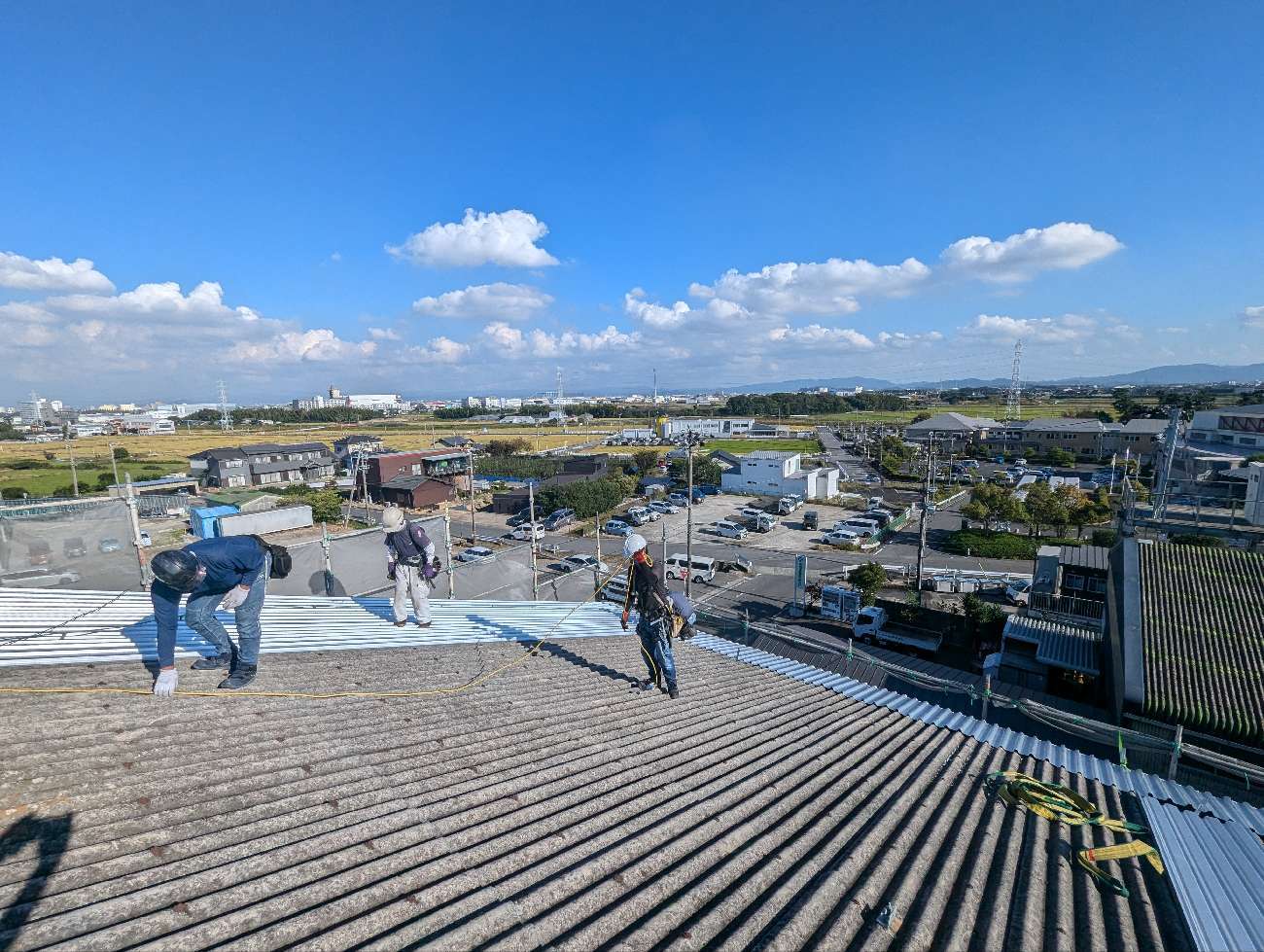屋根の施工の様子