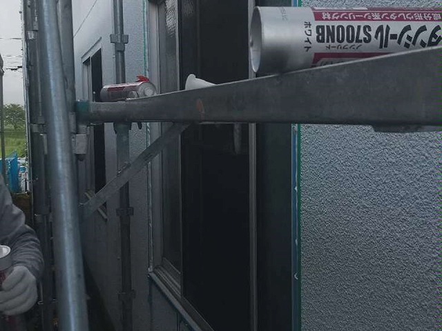 ノンブリードタイプのウレタン系コーキングで打ち替え工事