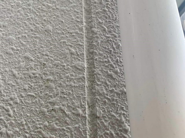 サイディングの出隅部の目地コーキングが劣化