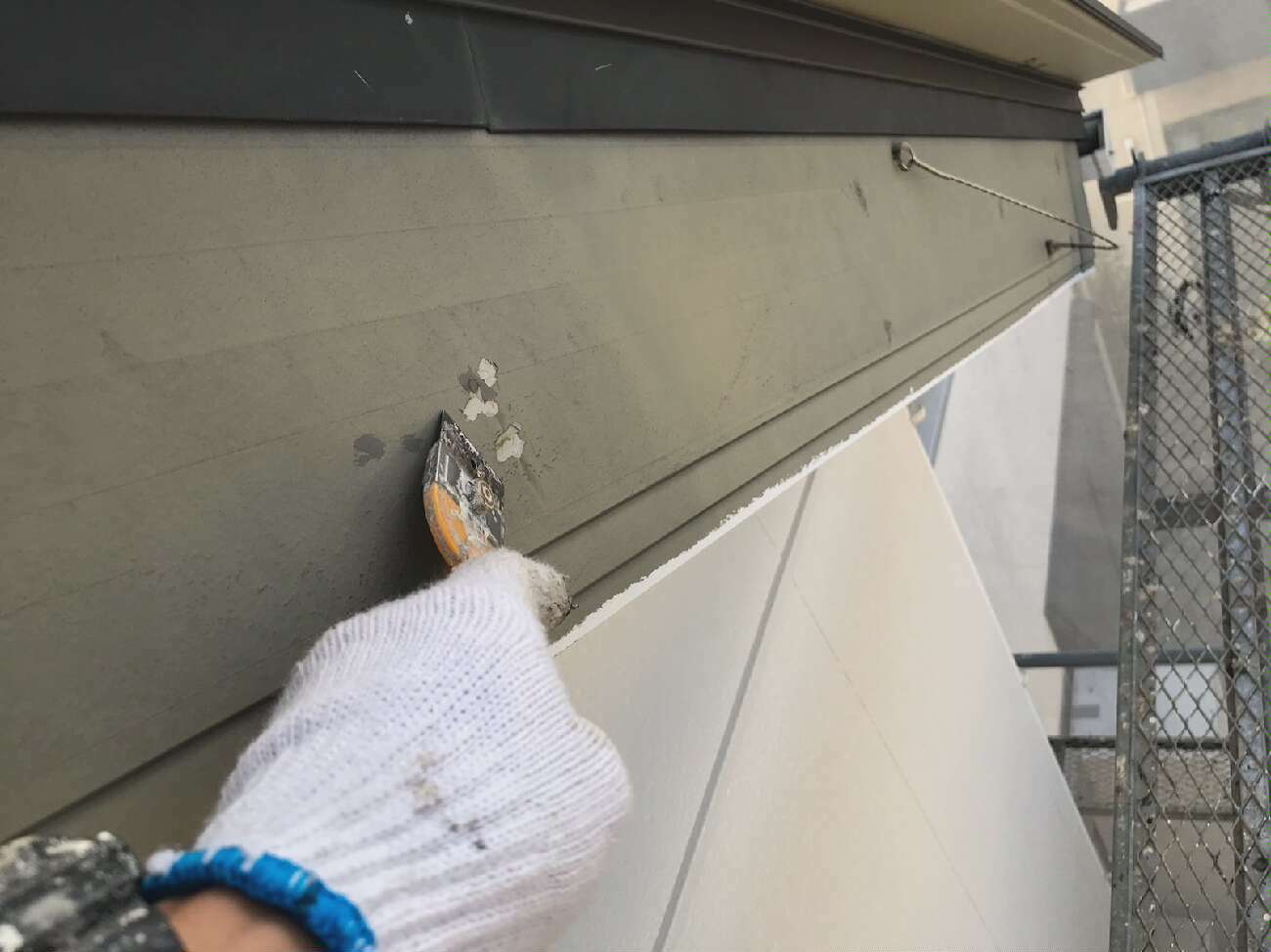 鼻隠しや破風の下地処理