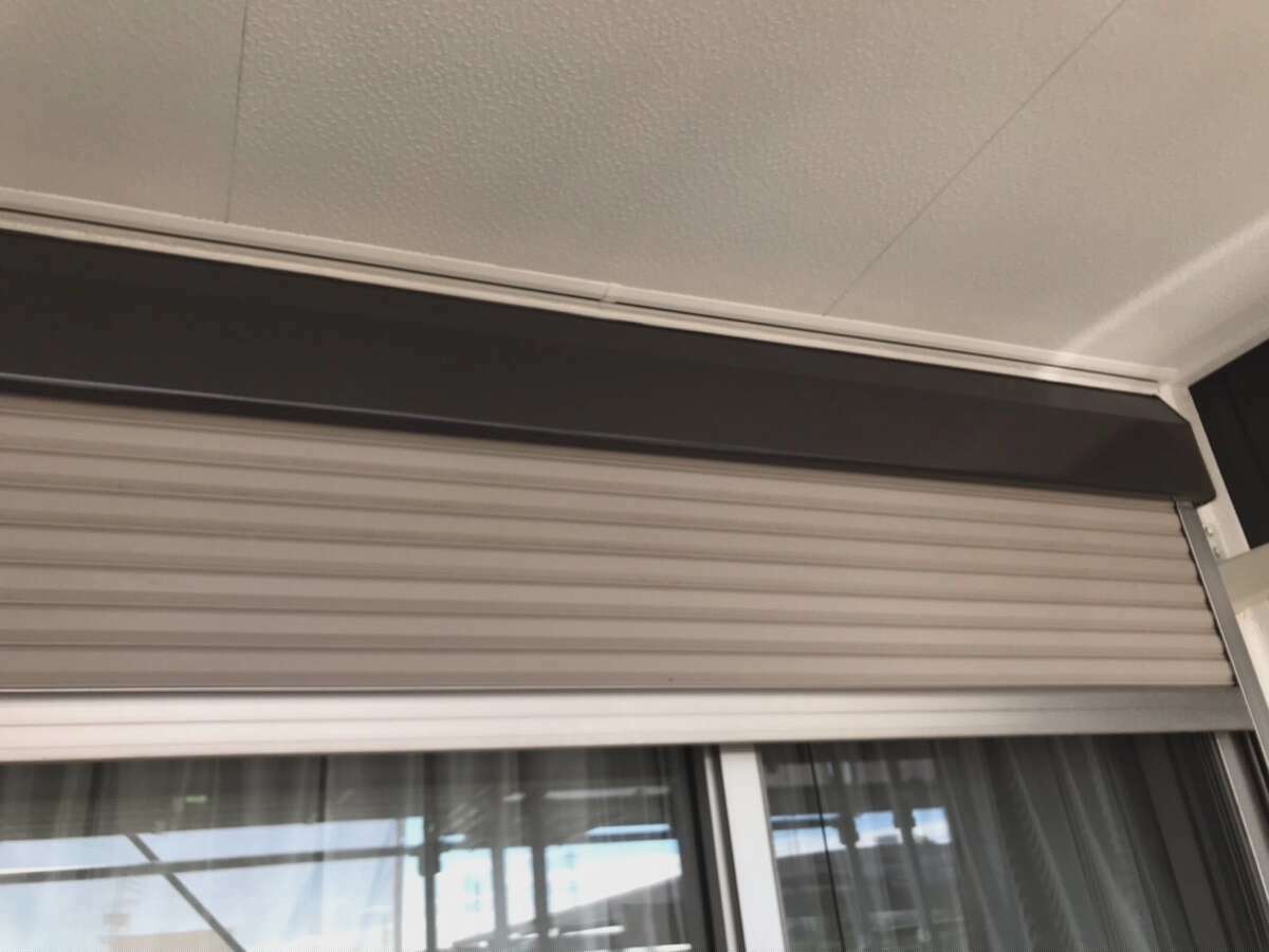 塗装後のシャッターボックス