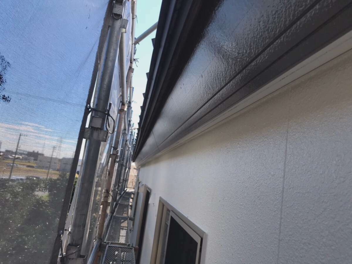 付帯部塗装の様子