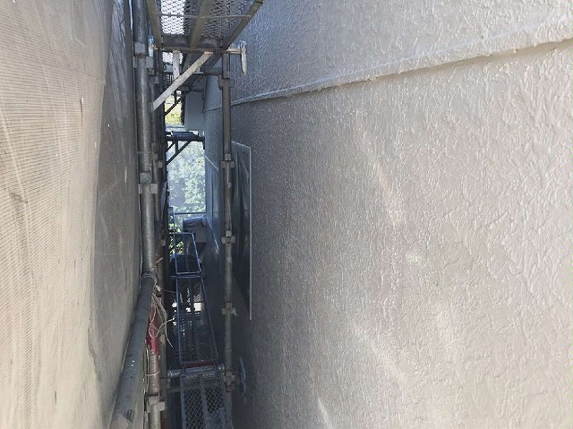 外壁塗装の3回塗りが完了した状況