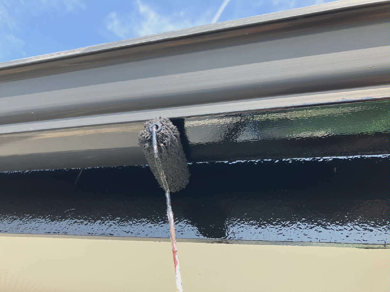 雨樋や鼻隠しに塗装