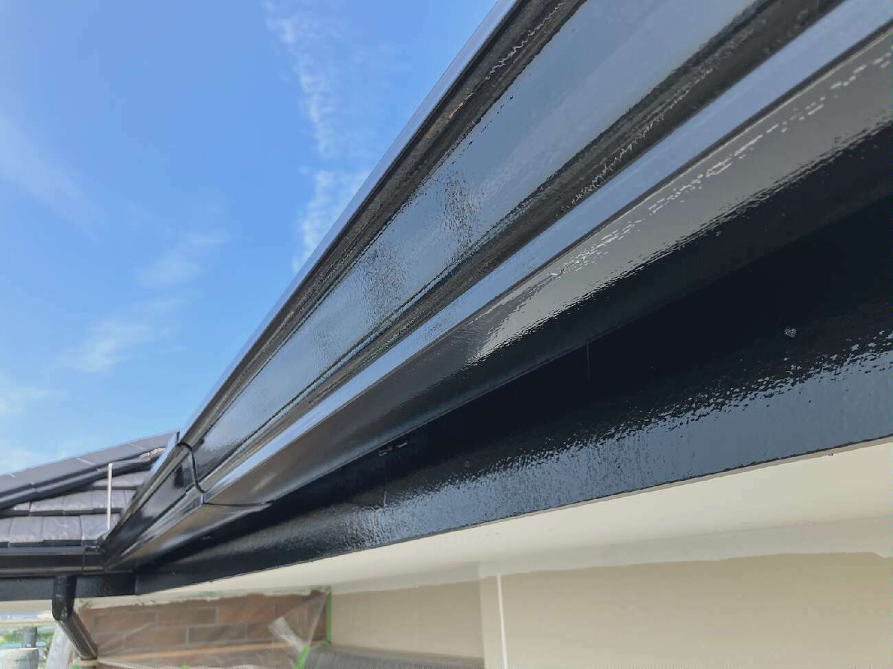 雨樋や鼻隠しに塗装