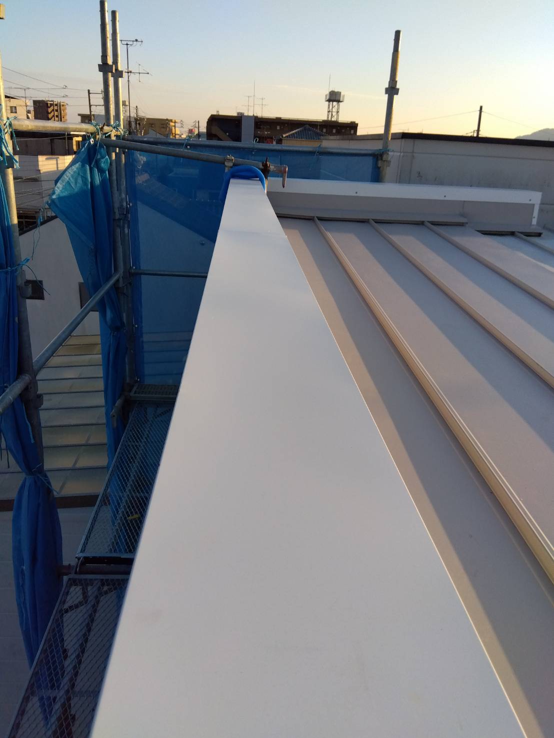 屋根補修工事、雨漏り修理