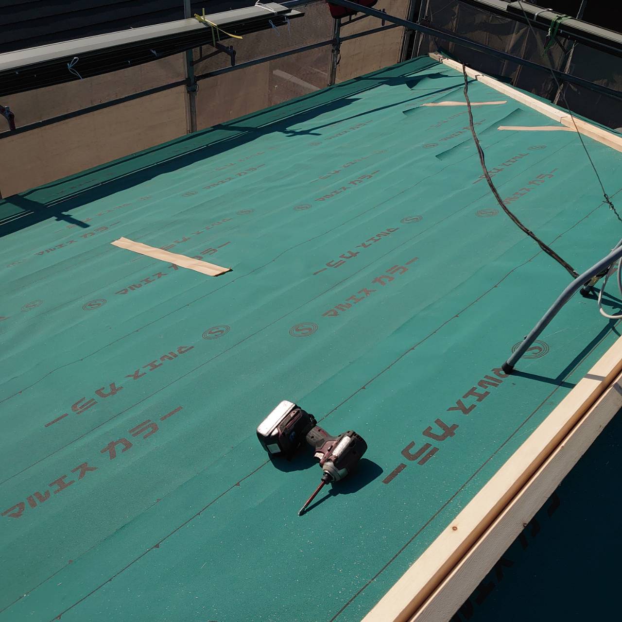 屋根カバー工法・ガルバリウム鋼板