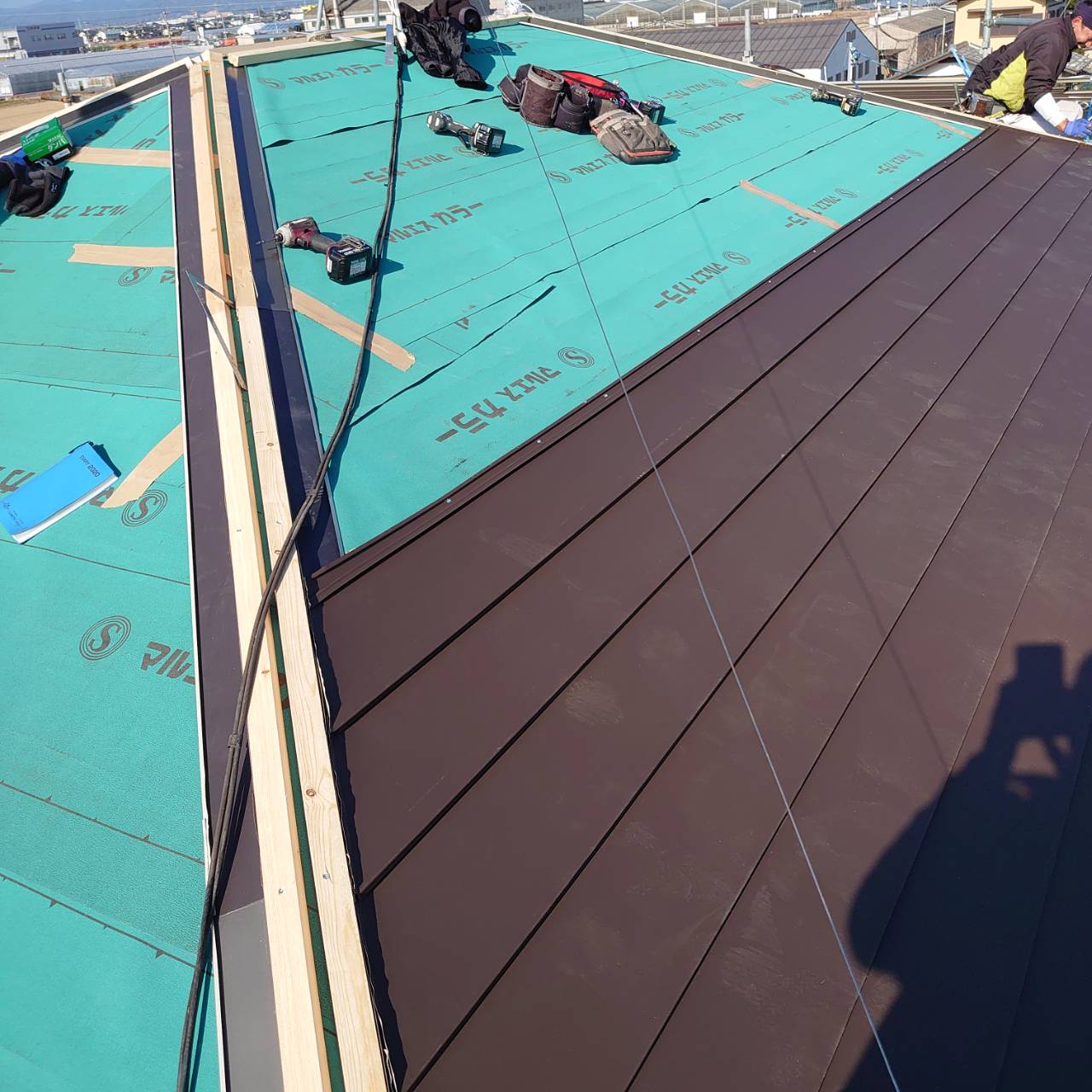 屋根カバー工法・ガルバリウム鋼板