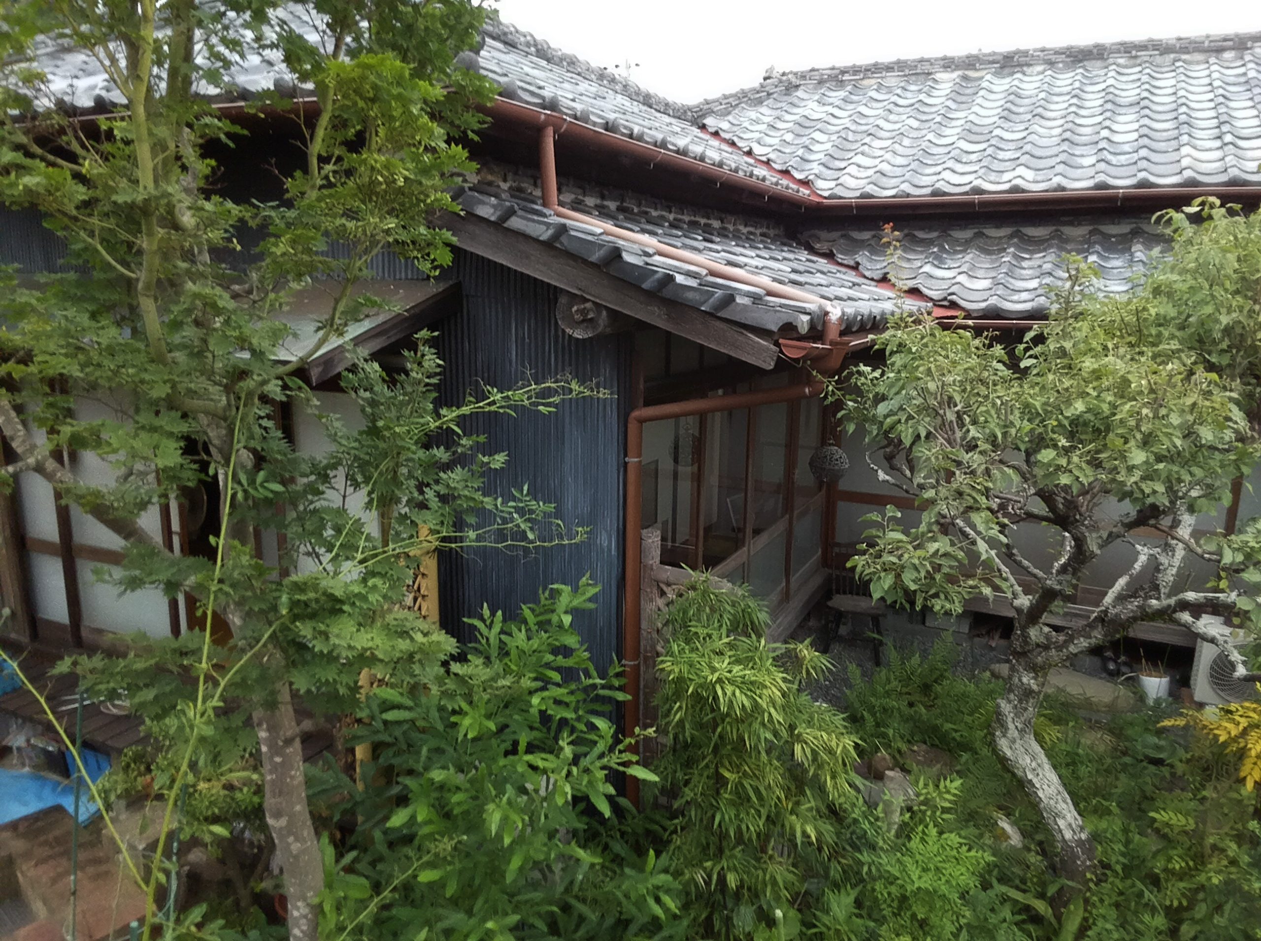 駿河区有東、瓦屋根修理