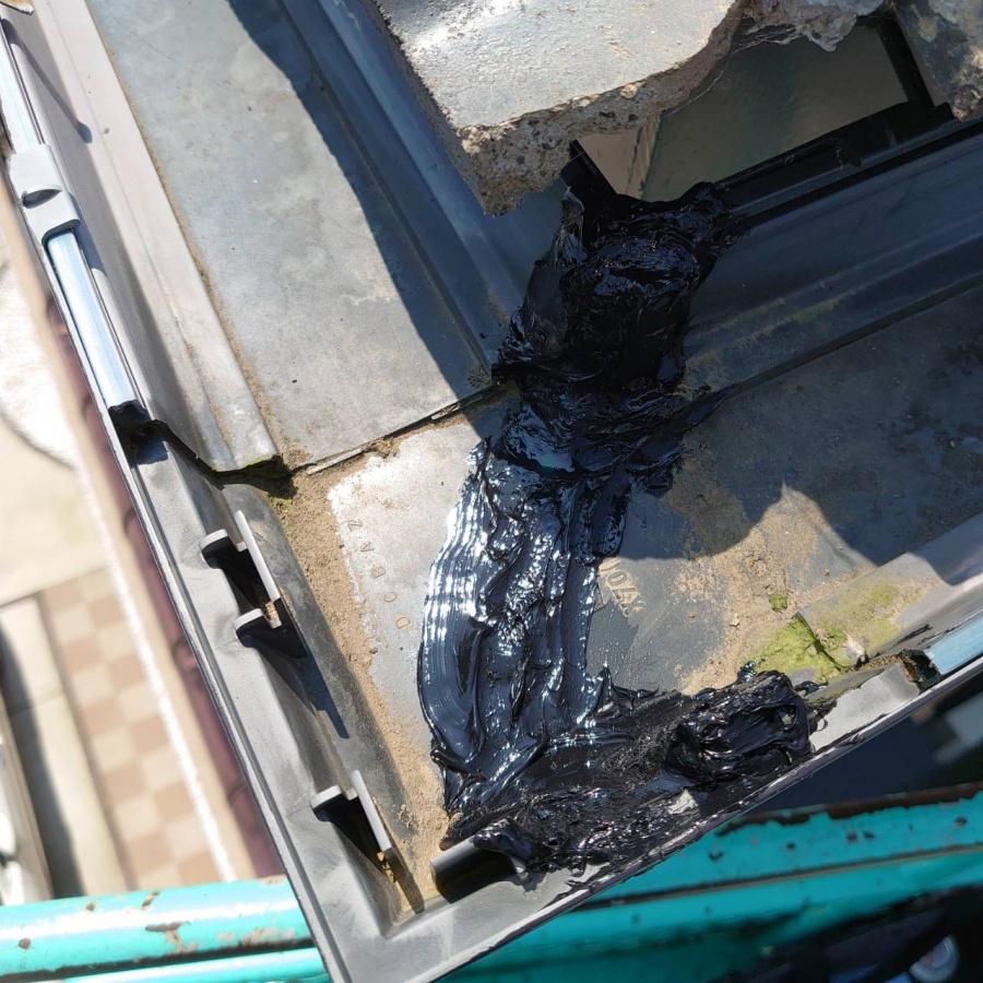 雨樋の割れ補修