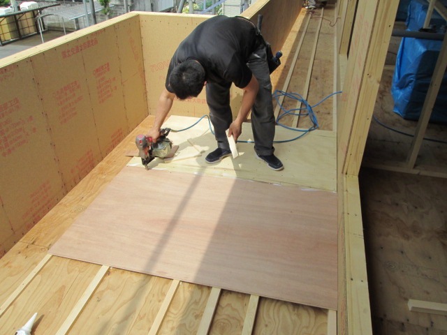 バルコニー下地