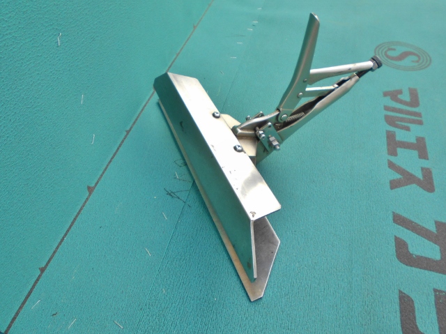 ガルバリウム鋼板葺き