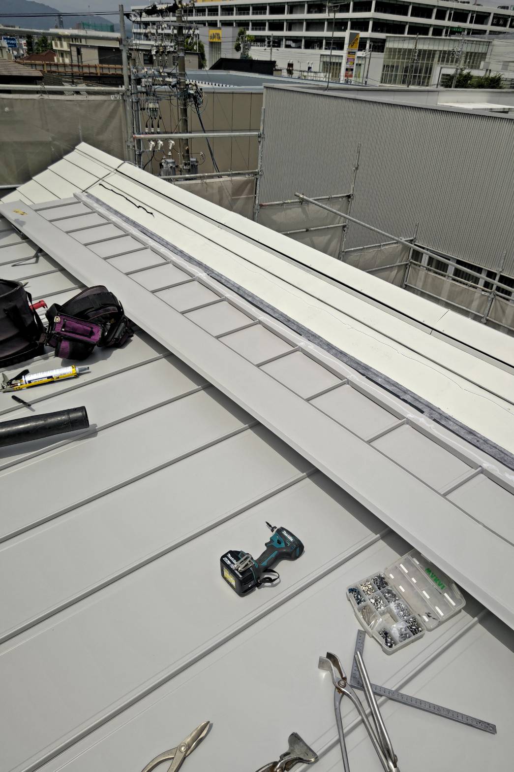 屋根カバー工法・外壁塗り替え工事