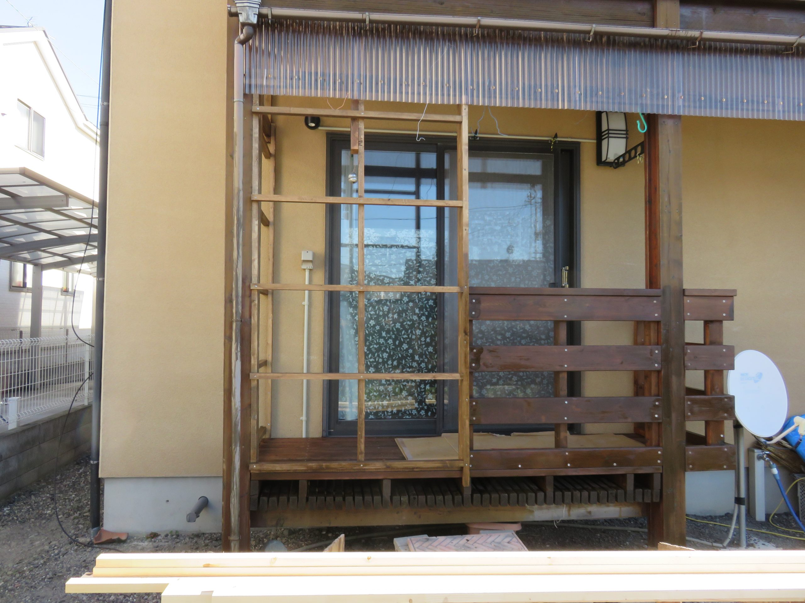 ウッドデッキ・洗濯機置き場