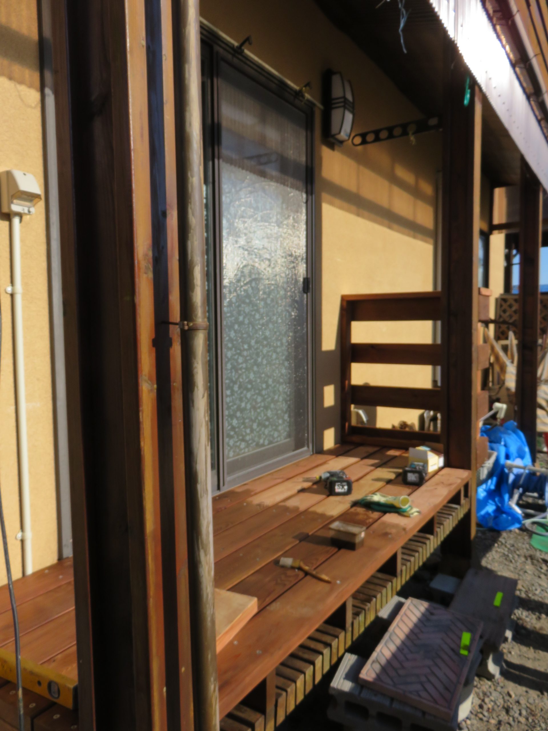 ウッドデッキ・洗濯機置き場