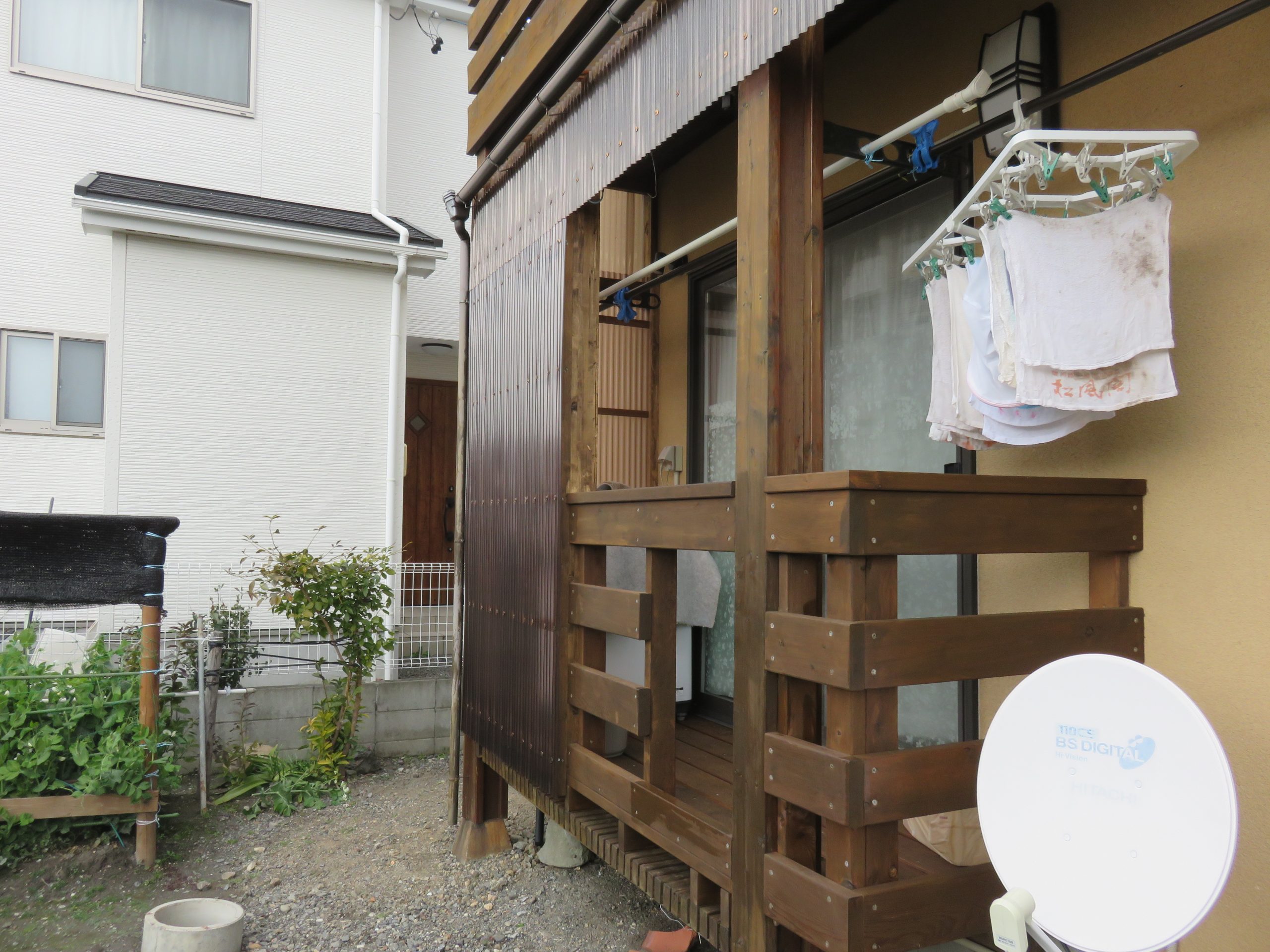 ウッドデッキ・洗濯機置き場