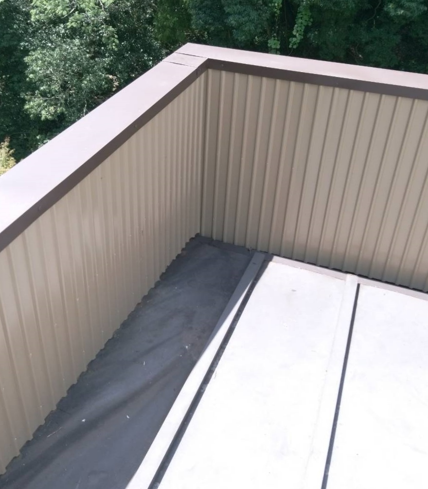 屋根のパラペット内側