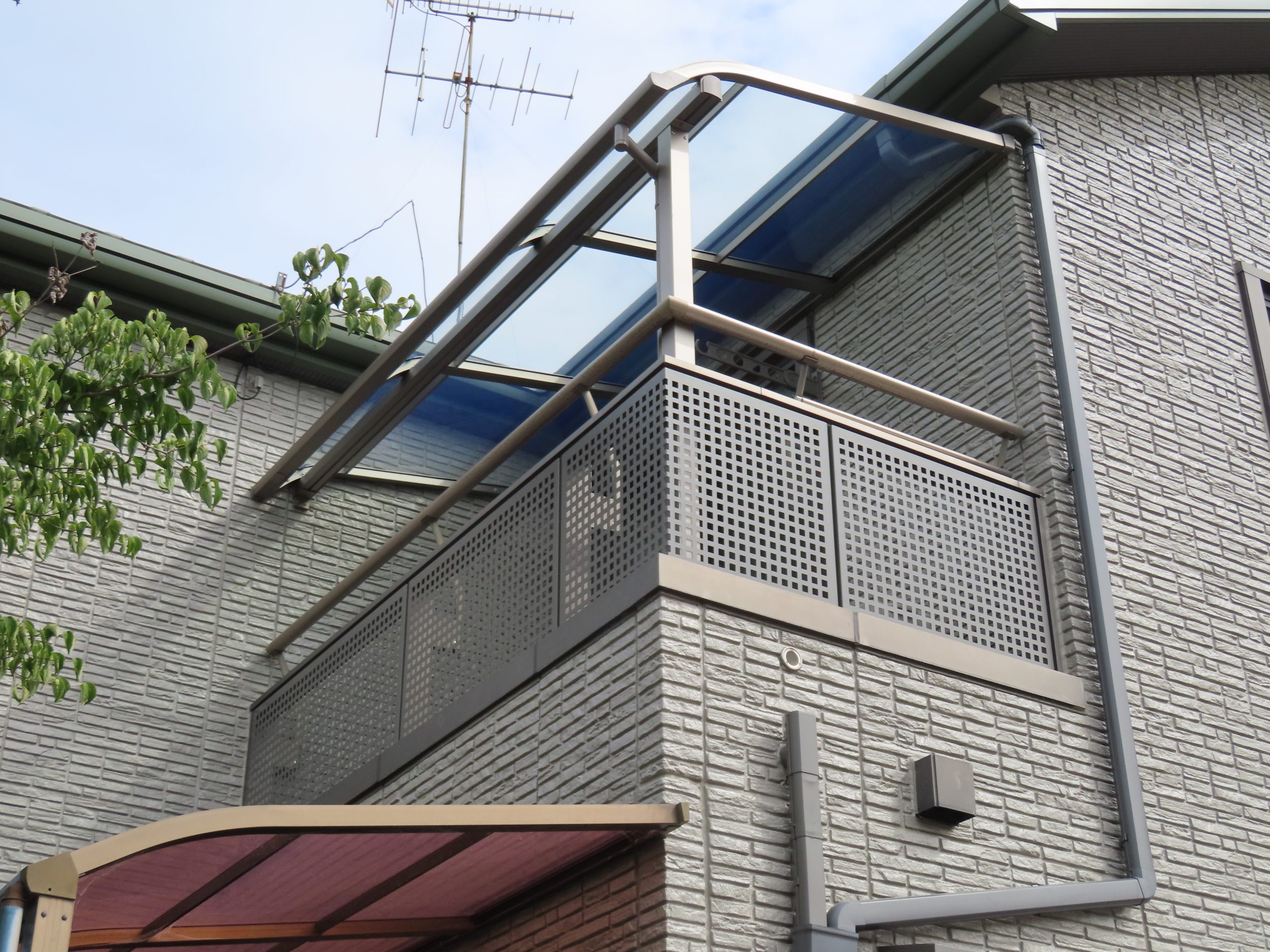 ＦＲＰ防水工事、ひさし設置