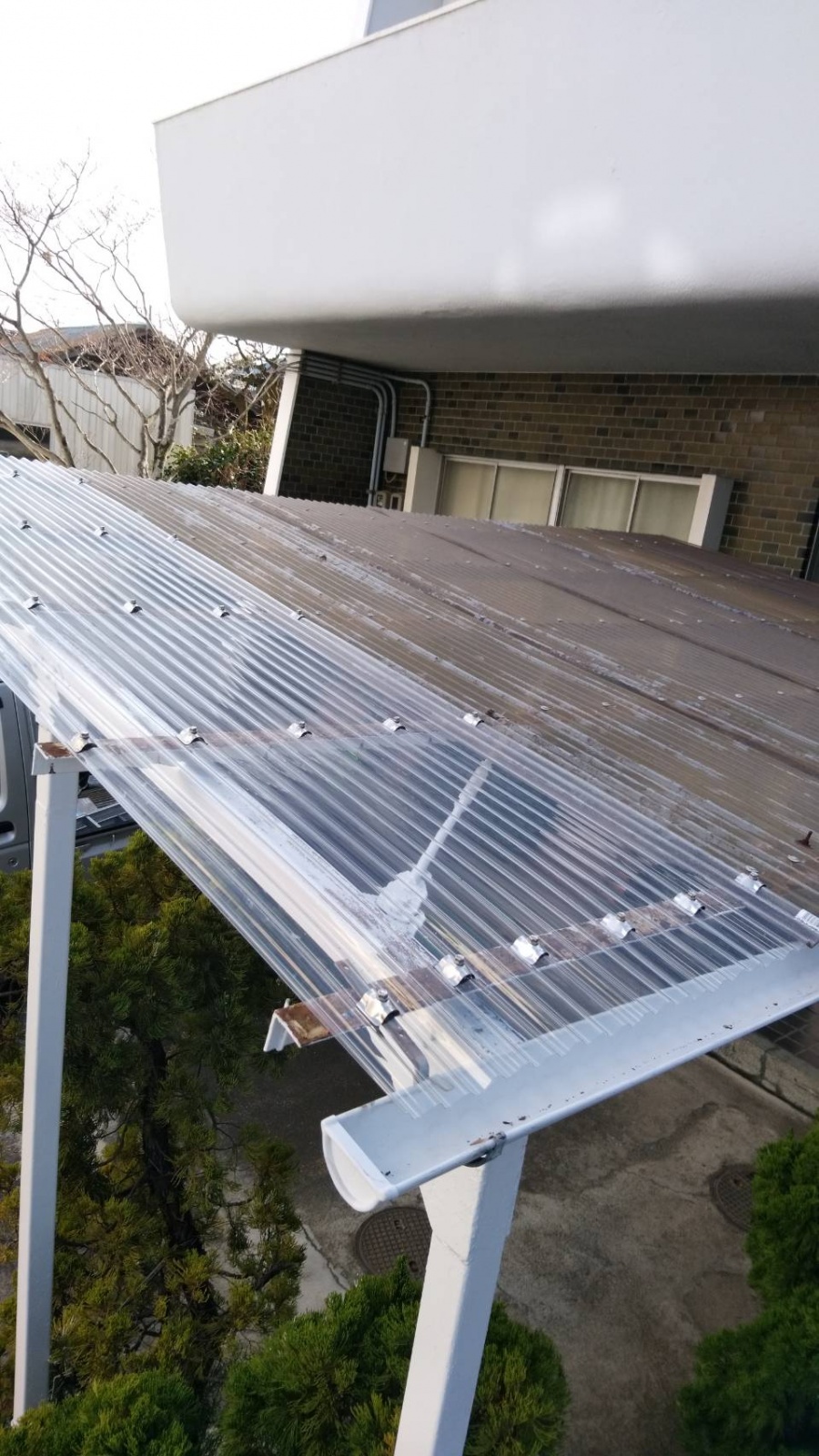 修理したカーポート屋根です