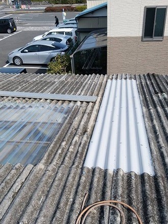 大波スレート破損部新設