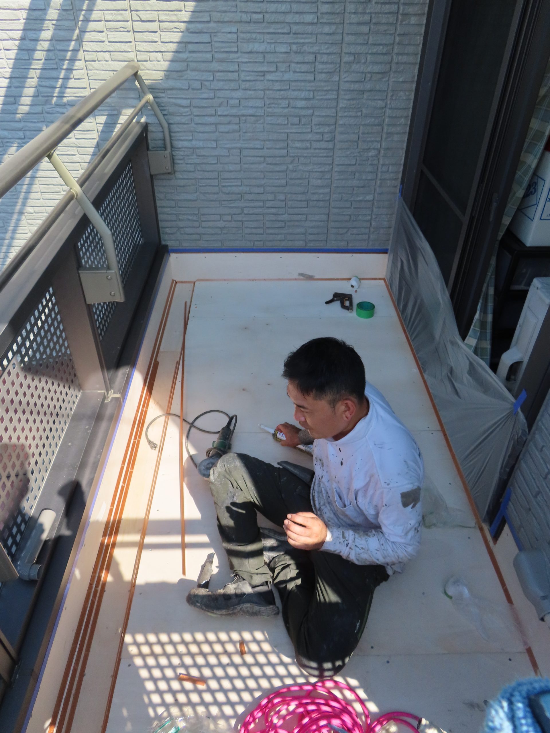 ＦＲＰ防水工事、ひさし設置