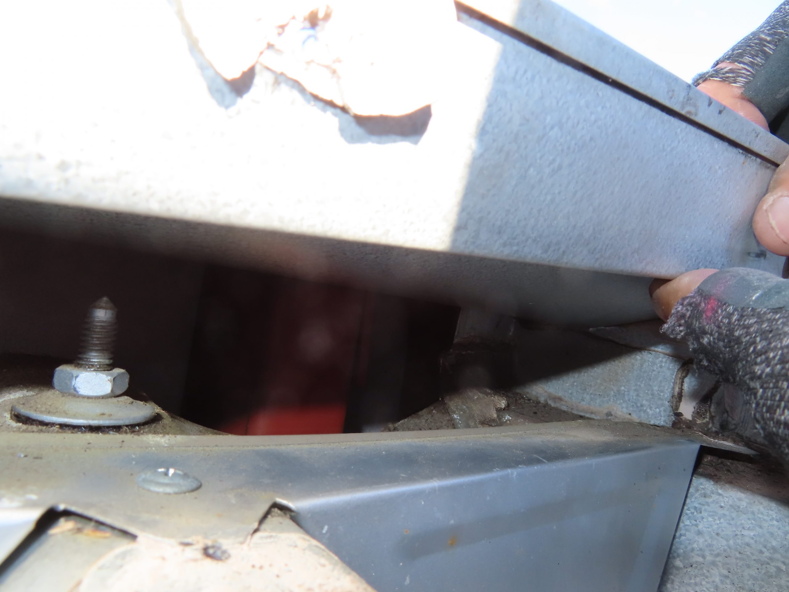 屋根折板の雨漏り修理