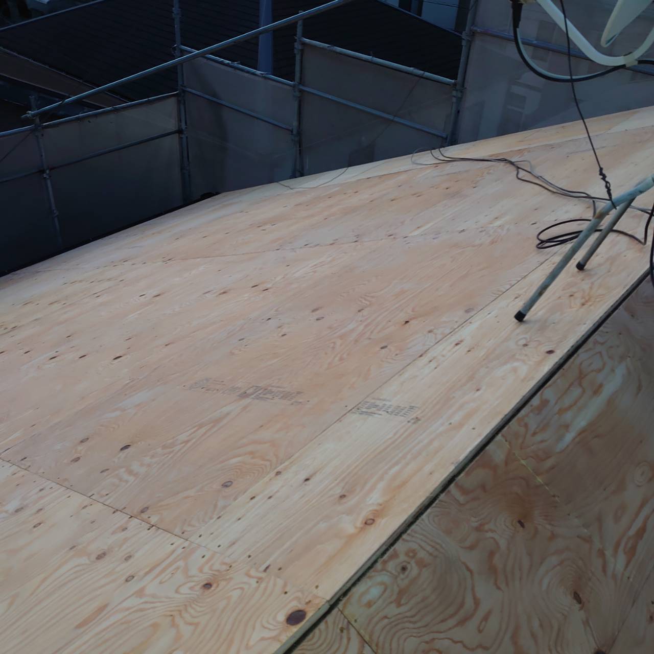 スレート瓦をガルバリウムに葺き替え