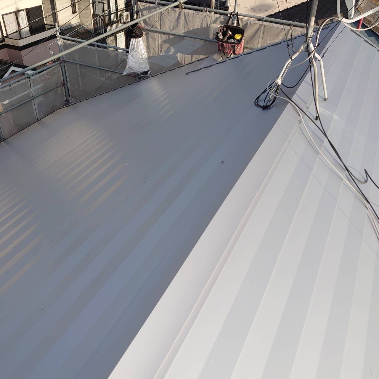 スレート瓦をガルバリウムに葺き替え