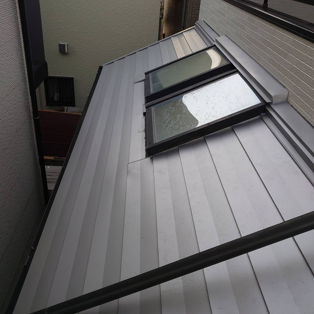 スレート瓦をガルバリウムに葺き替え