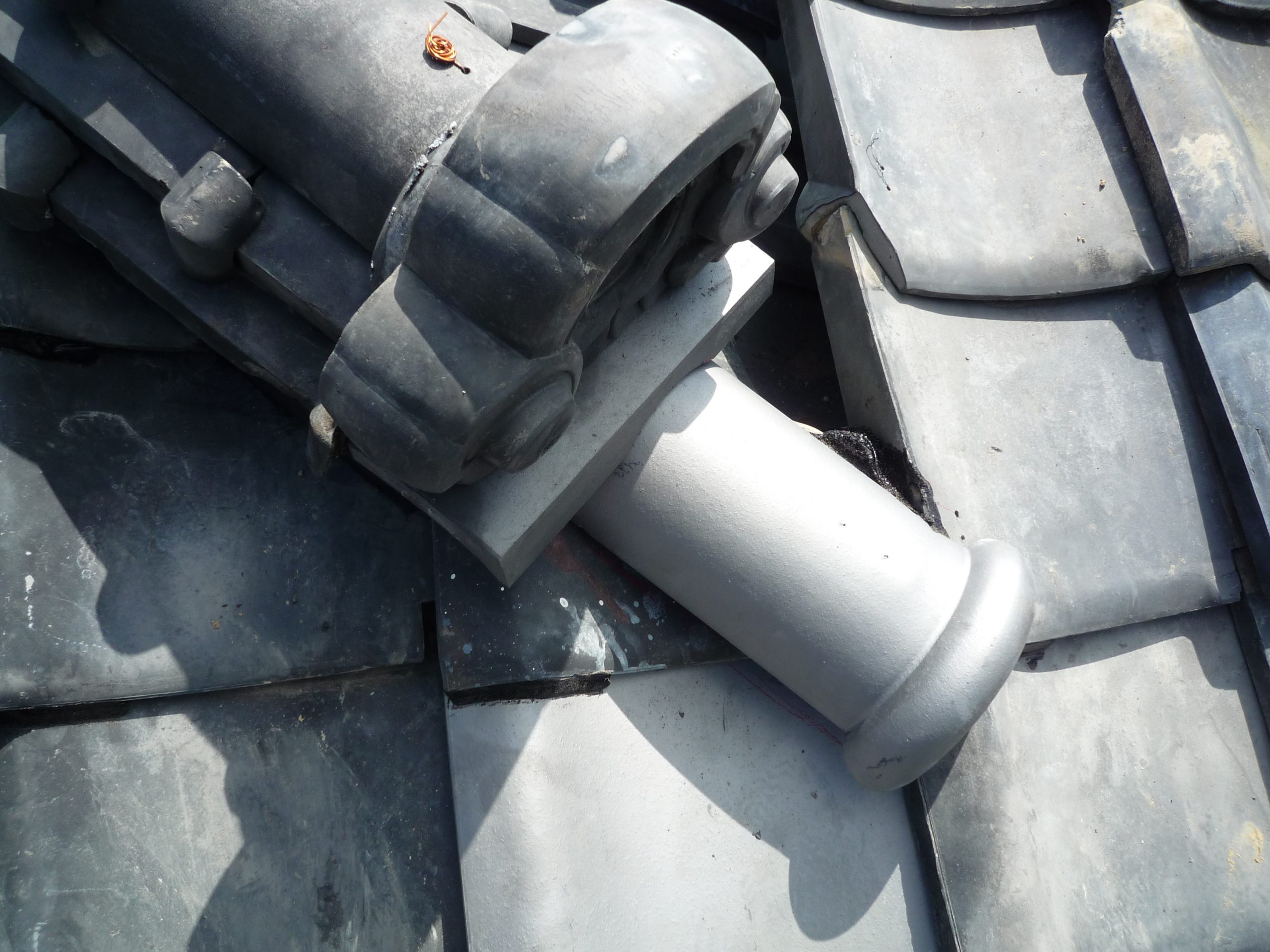 駿河区有東、瓦屋根修理