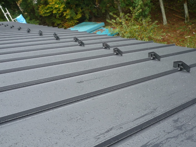 街の屋根やさん静岡雪止め金具