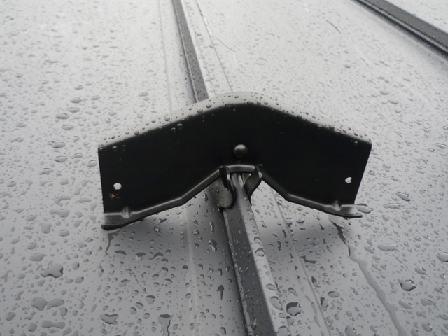 街の屋根やさん静岡雪止め金具