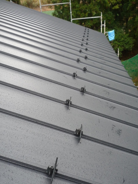 街の屋根やさん静岡雪止め金具