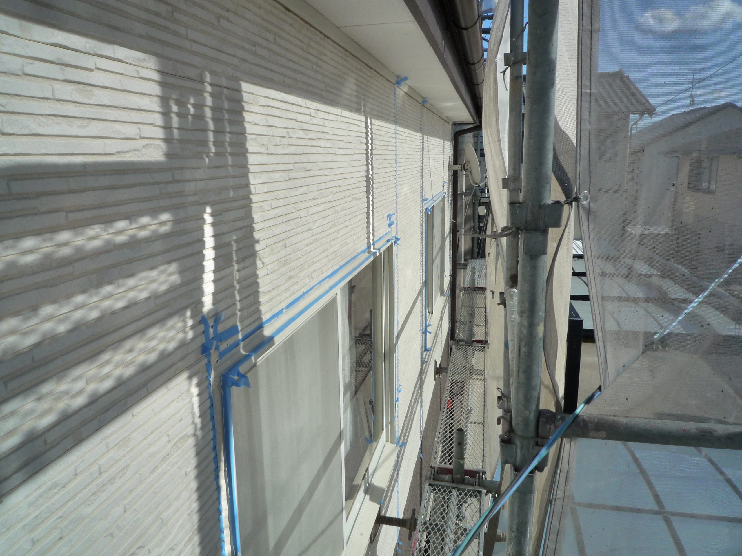 万世町で屋根ガルバリウム鋼板・カバー工法