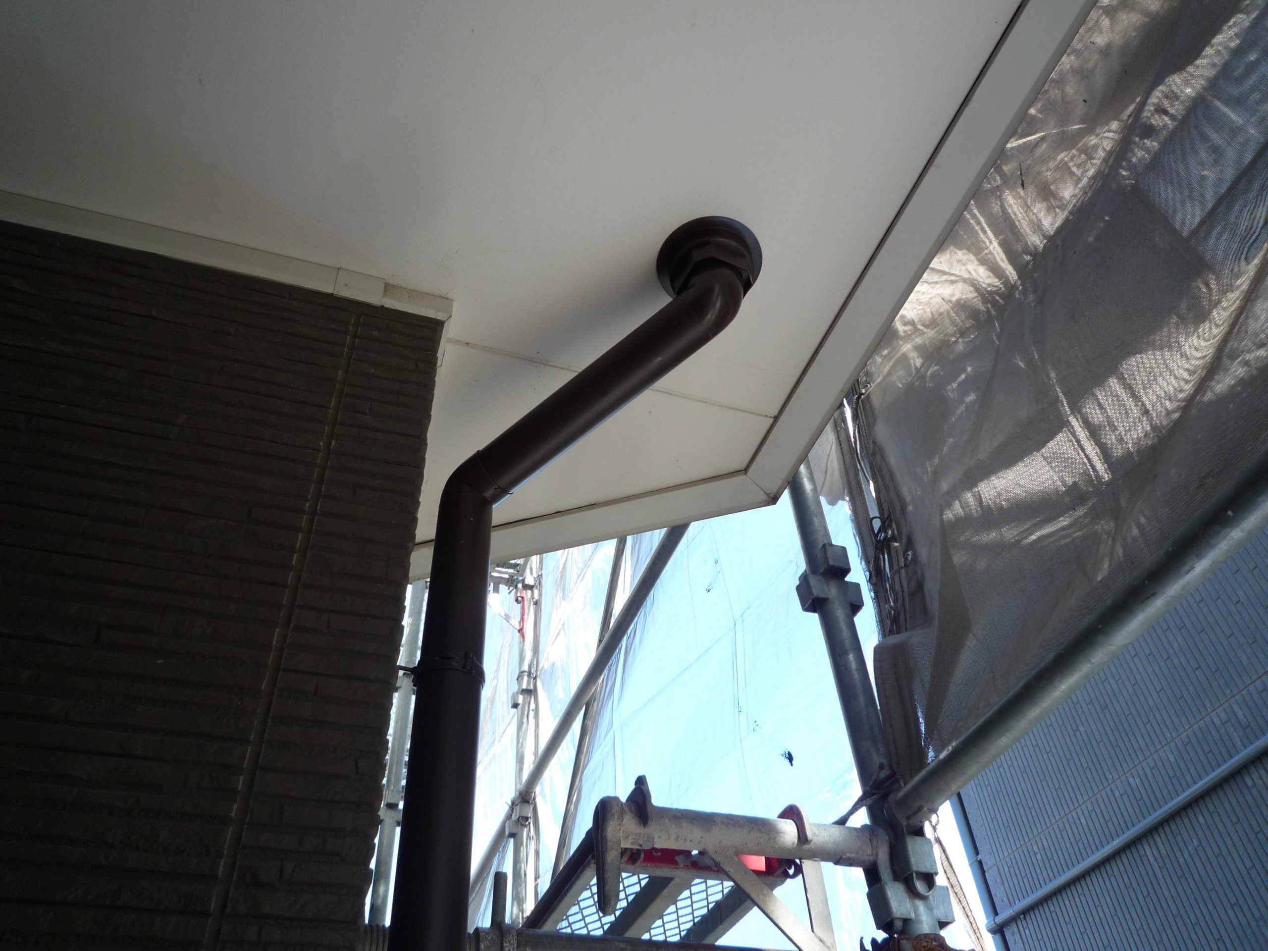 万世町で屋根ガルバリウム鋼板・カバー工法