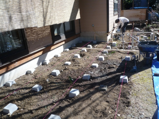 ウッドデッキ土台工事