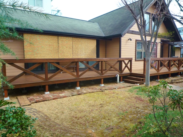 ウッドデッキ