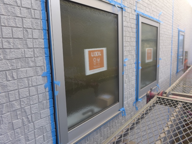 静岡市清水区三保　Ｈ様邸新築現場－２４　サイディングの板間コーキング工事